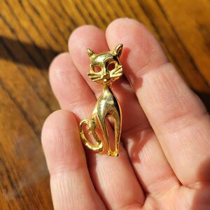 Vtg Siamese Cat Brooch Pin Gold Tone Accent Whiskers MCM 70s Fashion Kitty Class